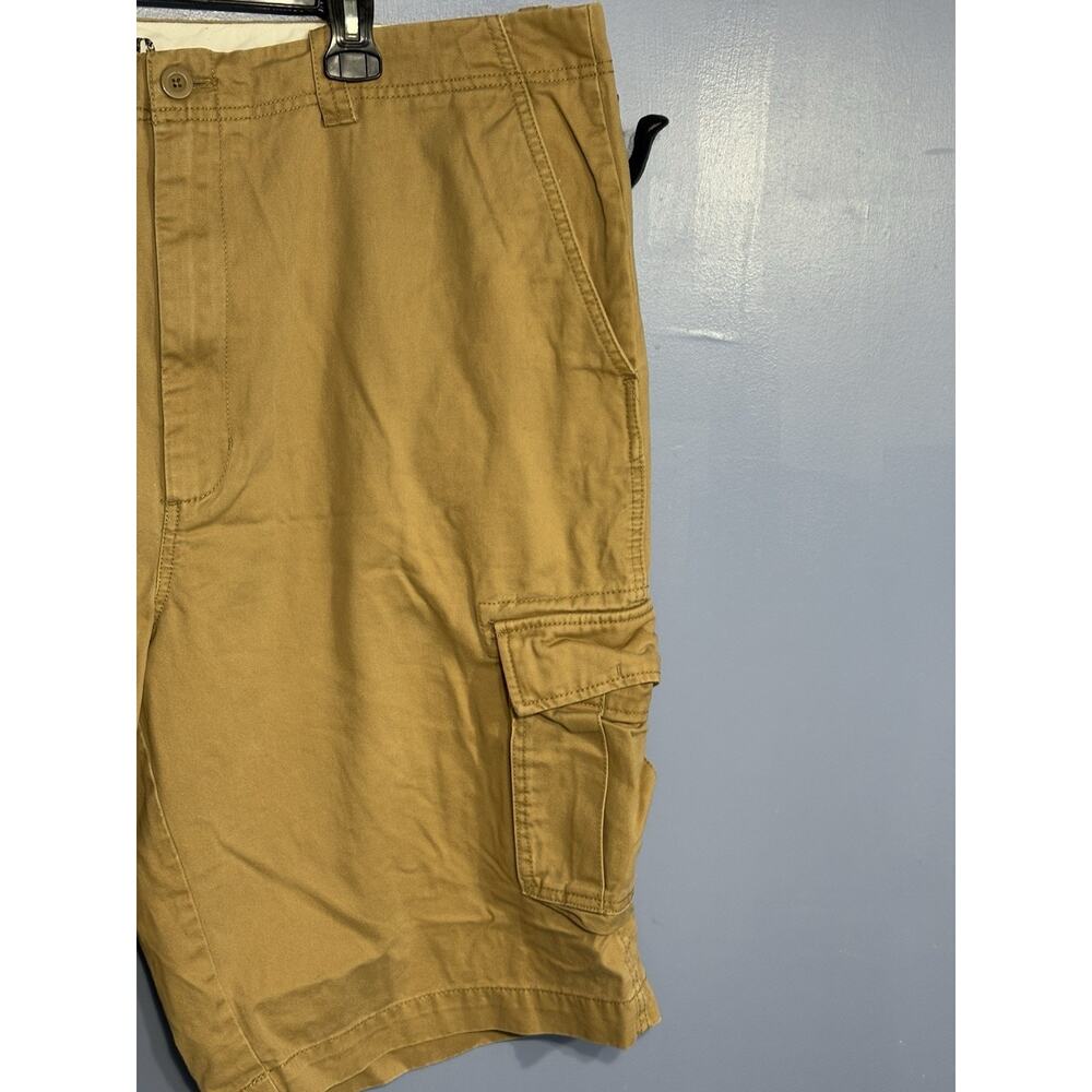Roundtree & Yorke Khaki Cargo Shorts Size 46W - Picture 5 of 10